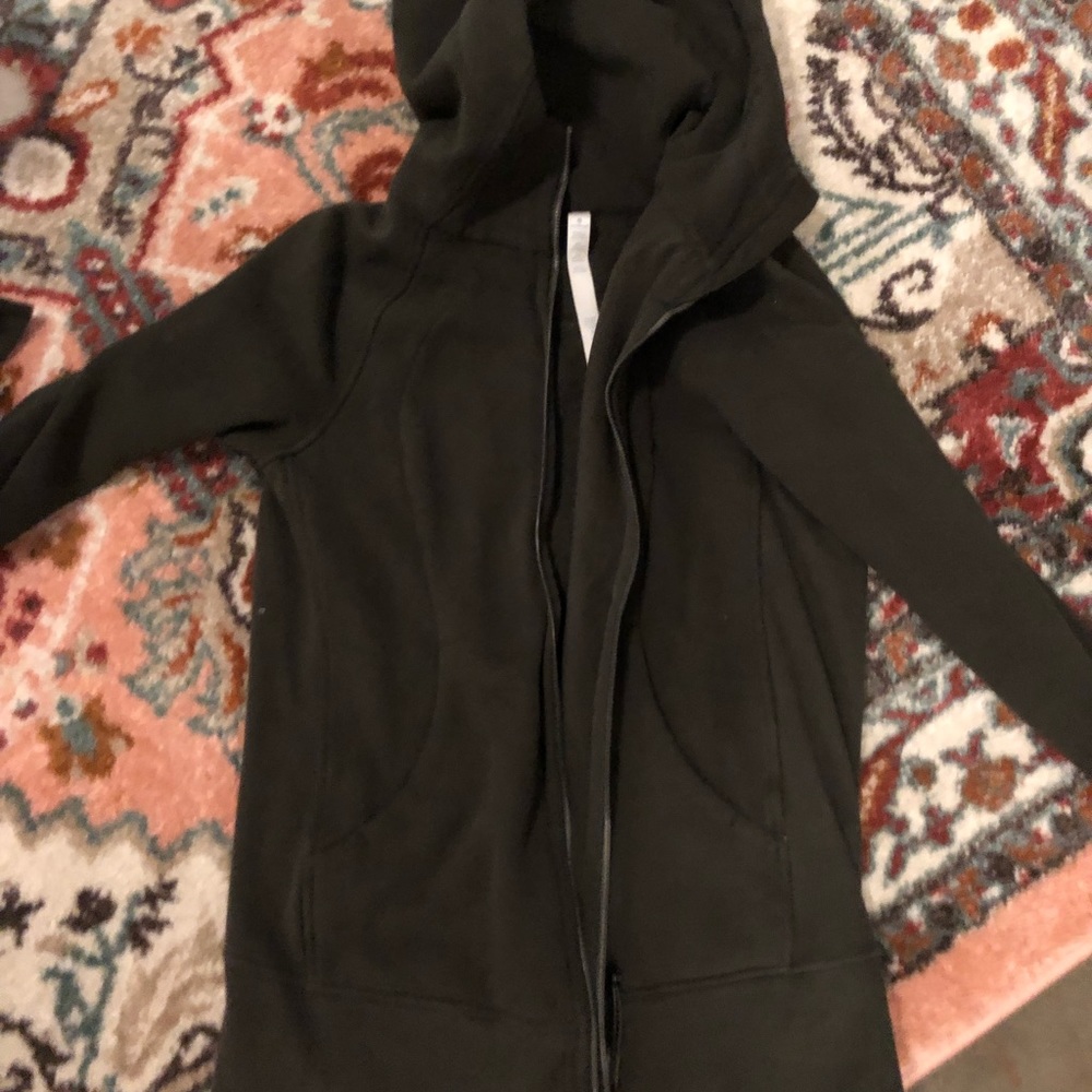 Olive LuluLemon Scuba New sz 10